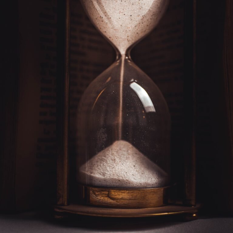 Morning vs. Night Skincare: What’s the Difference? | LUHANDRA